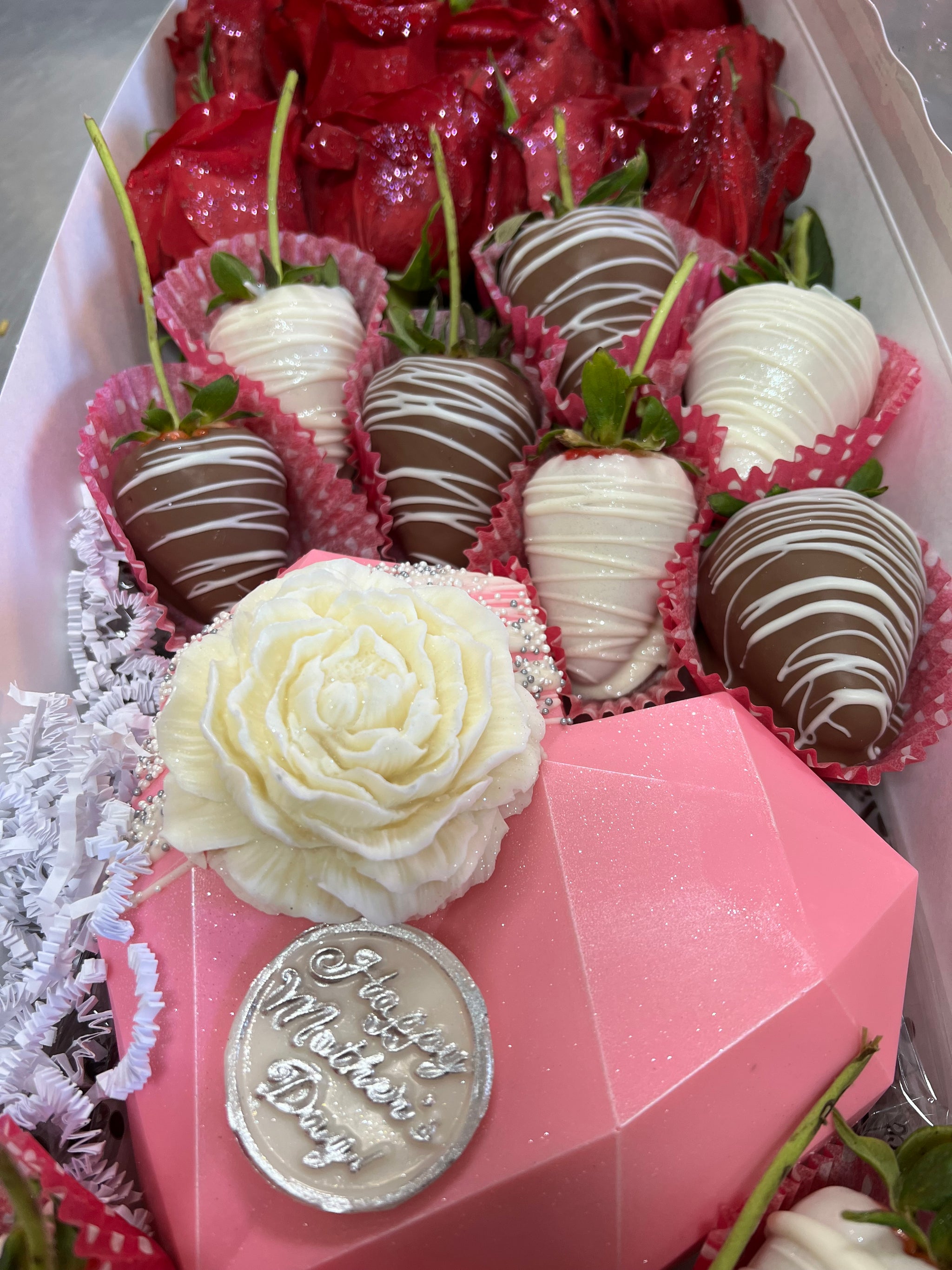 Rose box filled with white chocolate dipped strawberries (OC AND LA Deliveries in the State of California Only) buy